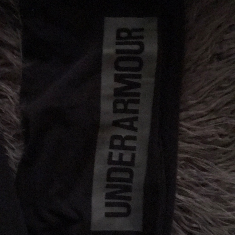 UNDER ARMOUR Capri leggings size small - Picture 3 of 4